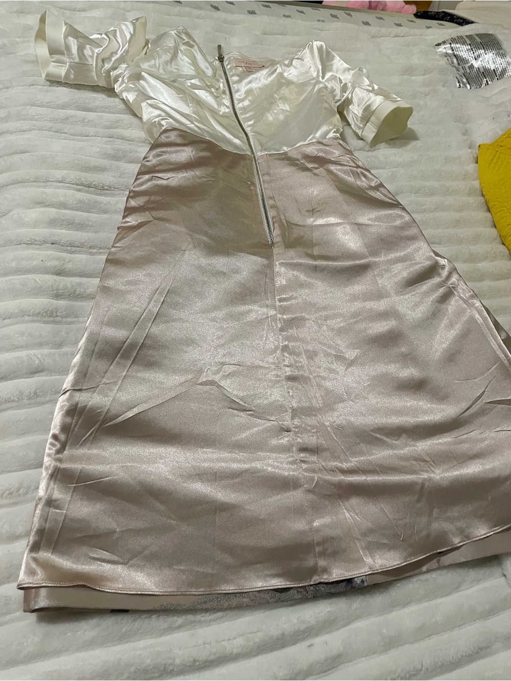 Ted Baker Blush Pink and Ivory Satin Lined Piece - Picture 12 of 16